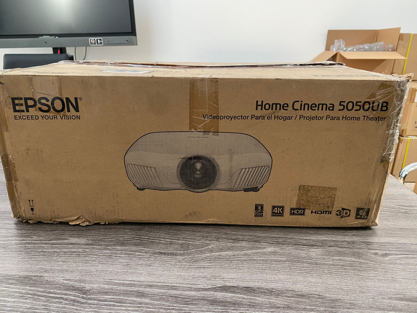 EPSON Home Cinema HC5050UB - Like New Condition